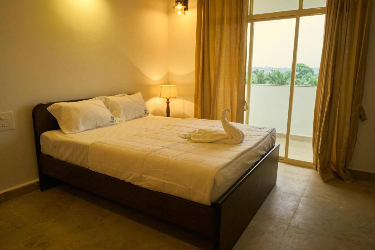 Martins Crest Hotel Patnem Beach Exterior photo