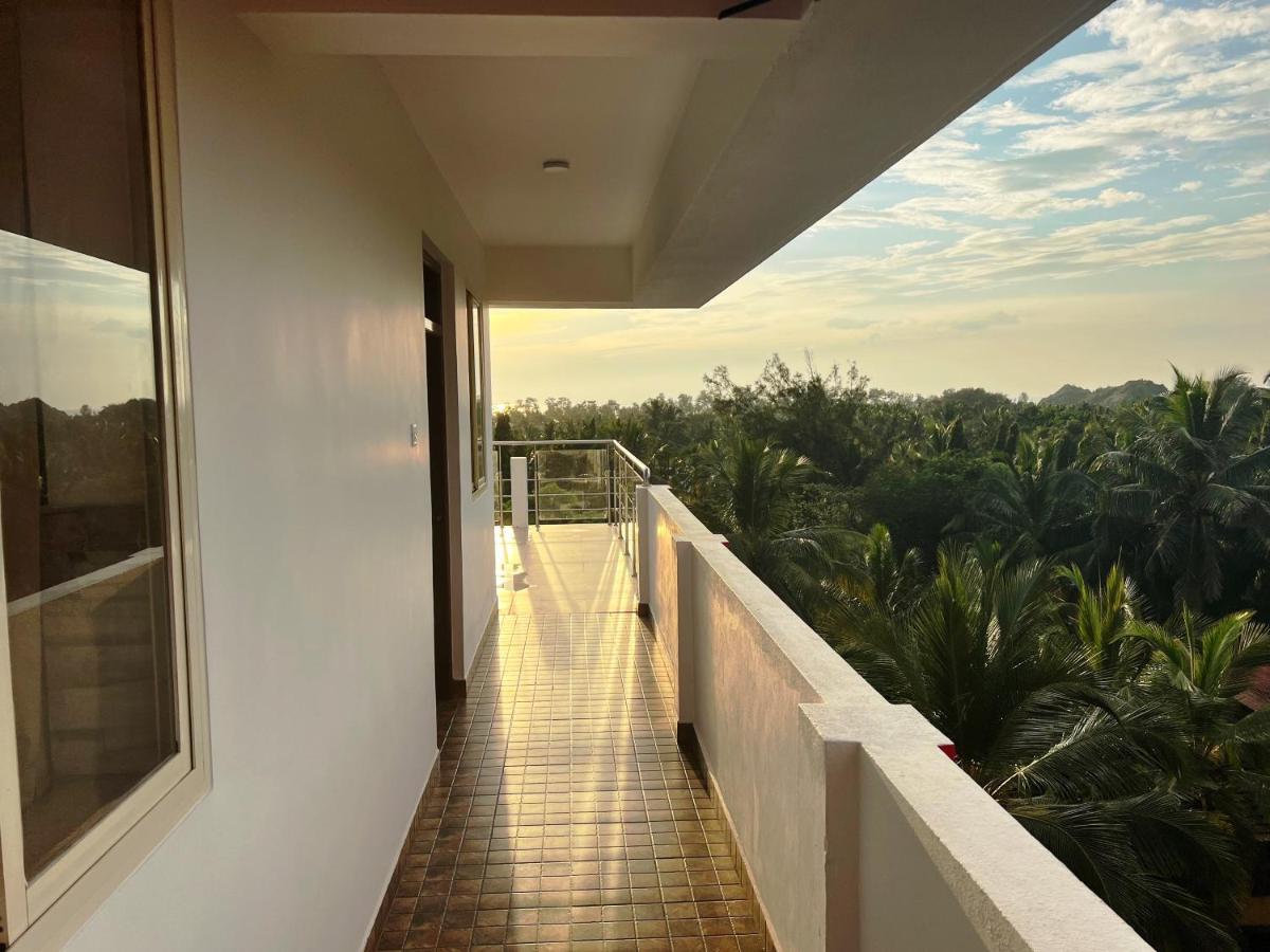Martins Crest Hotel Patnem Beach Exterior photo