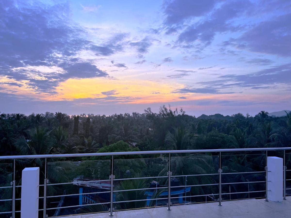 Martins Crest Hotel Patnem Beach Exterior photo