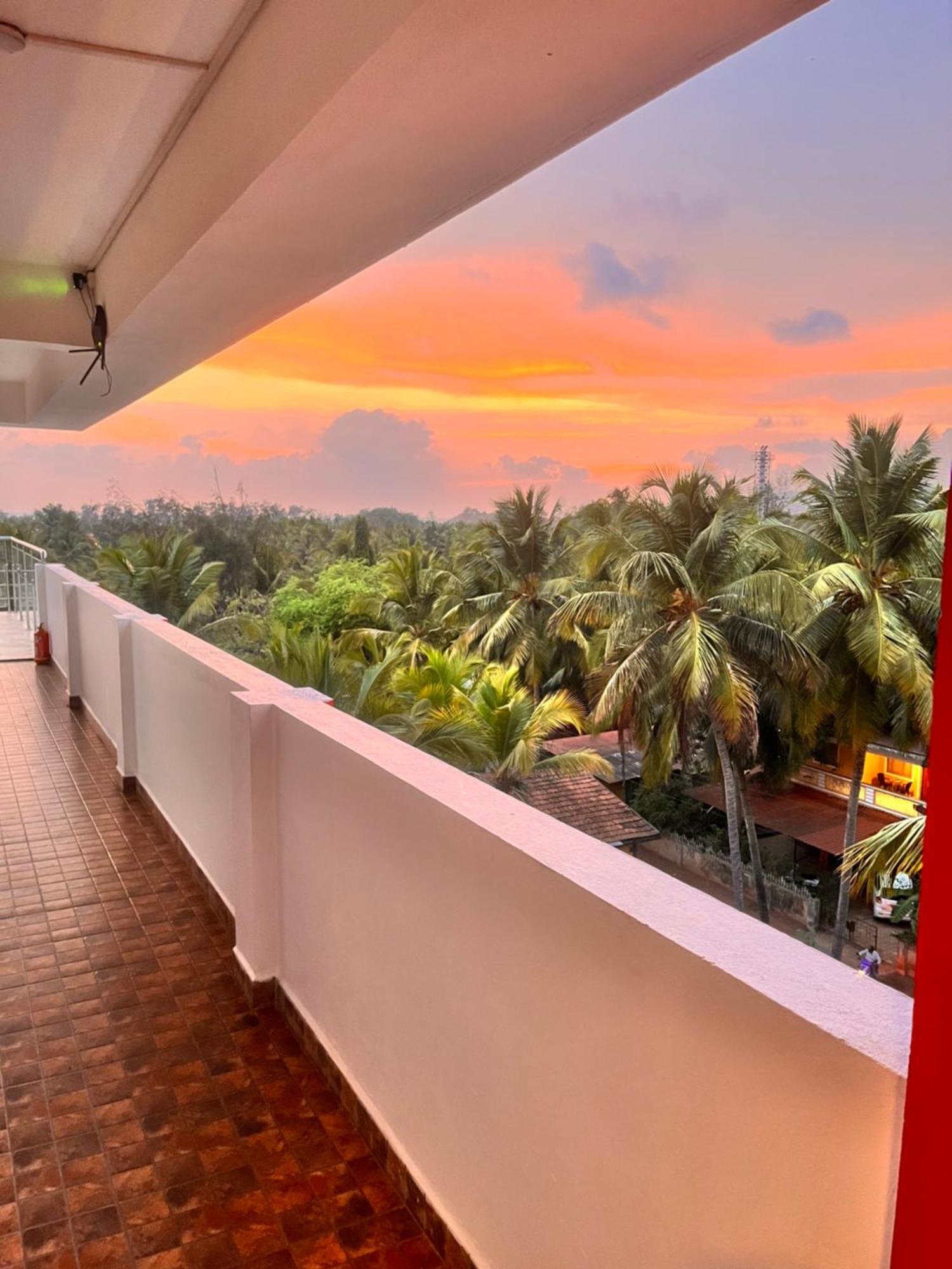Martins Crest Hotel Patnem Beach Exterior photo